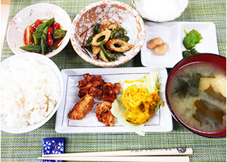 朝食・夕食サービス